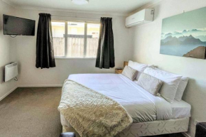 Modern Private Apartment with AC and free parking